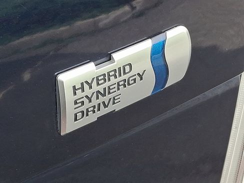 Used 2015 Toyota Prius Three FWD image 32