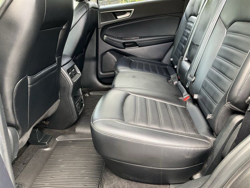Used 2019 Ford Edge SEL w/ Equipment Group 201A AWD/4WD image 15