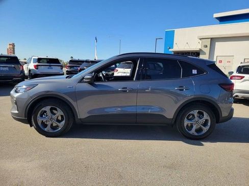 Used 2025 Ford Escape ST-Line w/ Equipment Group 301A image 3