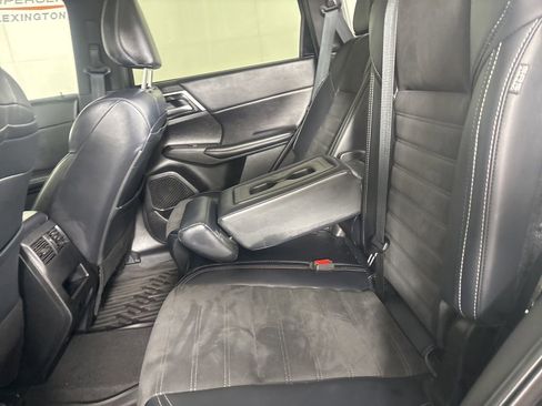 Used 2023 Mitsubishi Outlander SE FWD image 22