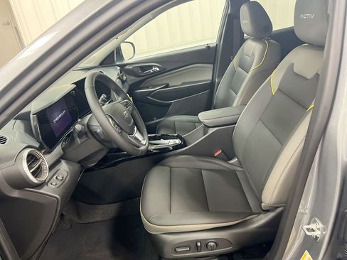 Used 2025 Chevrolet Trax ACTIV w/ Driver Confidence Package image 18