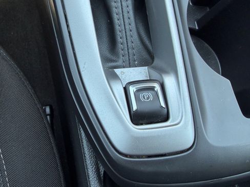 Used 2025 Chevrolet Trax LS FWD image 32