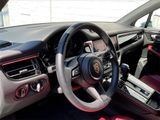 Certified 2025 Porsche Macan image 4