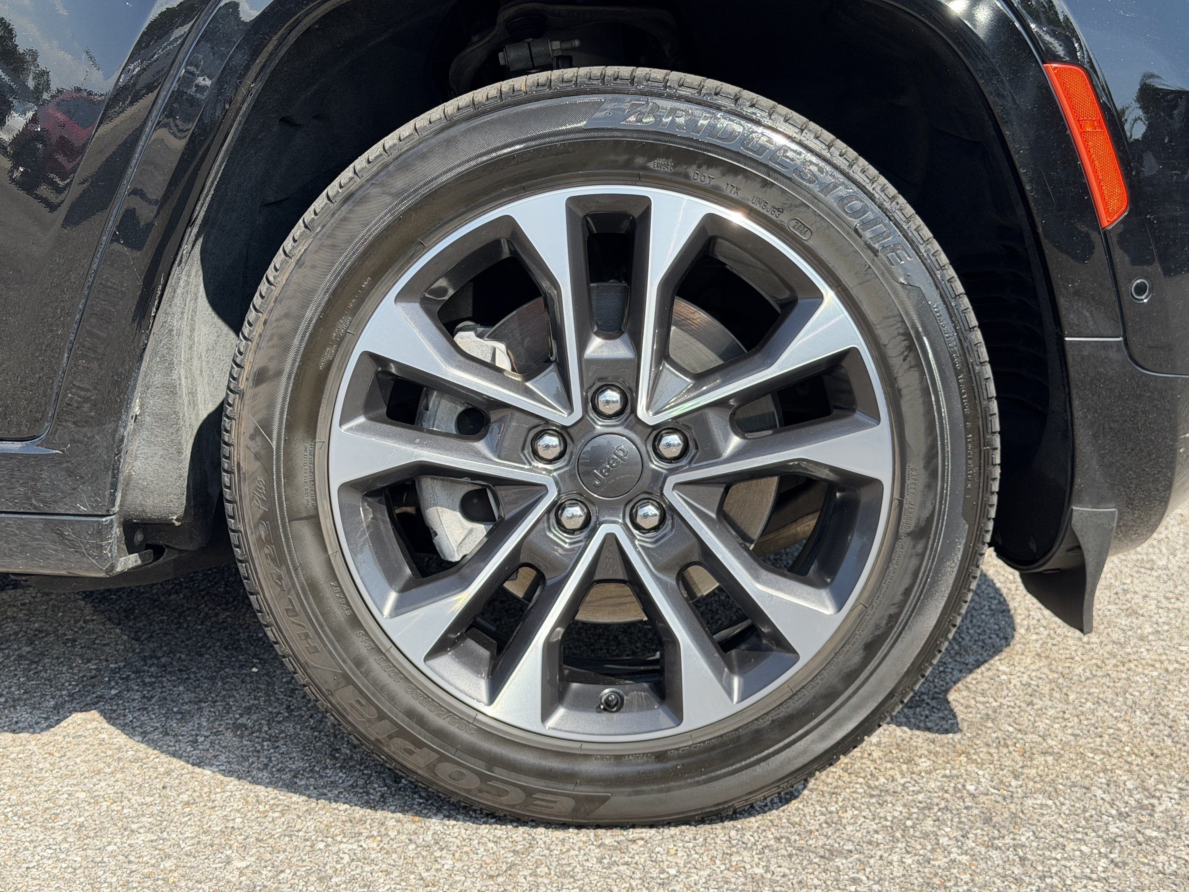 Used 2024 Jeep Grand Cherokee L Overland w/ Advanced Protech Group III AWD/4WD image 16