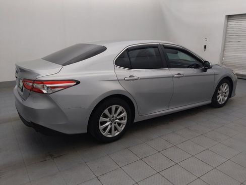 Used 2018 Toyota Camry LE image 10