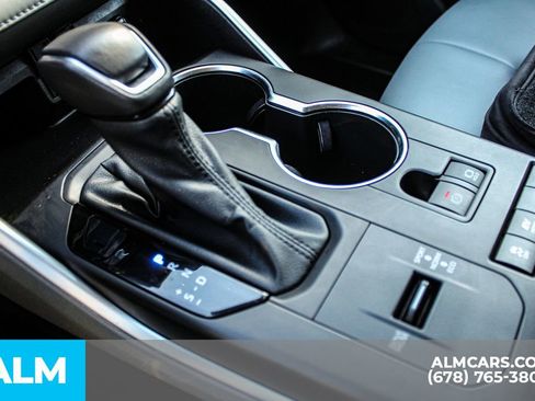 Used 2021 Toyota Highlander XLE image 39