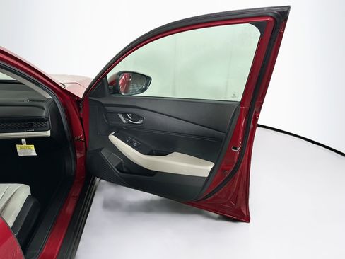 Used 2025 Honda Accord LX image 30