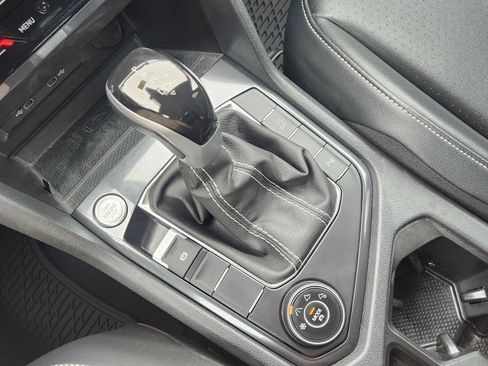 Used 2024 Volkswagen Tiguan SE R-Line AWD/4WD image 24