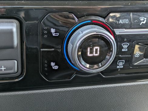 Certified 2024 Chevrolet Silverado 2500 LTZ image 31