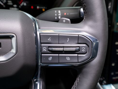 Used 2025 GMC Yukon XL Denali image 26