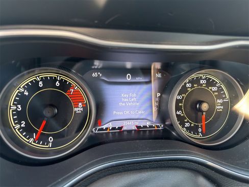 Used 2022 Jeep Cherokee Latitude Lux w/ Mopar Interior Package image 9