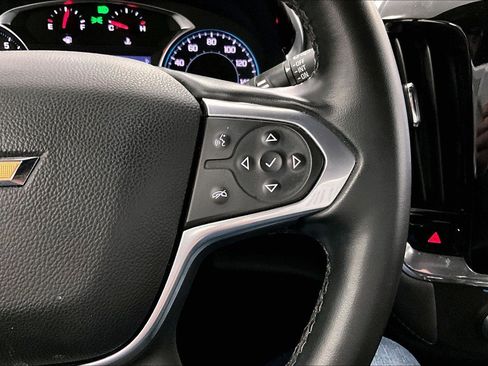 Used 2023 Chevrolet Traverse LT image 18