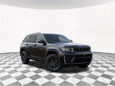 New 2026 Jeep Grand Cherokee Altitude AWD/4WD image 8