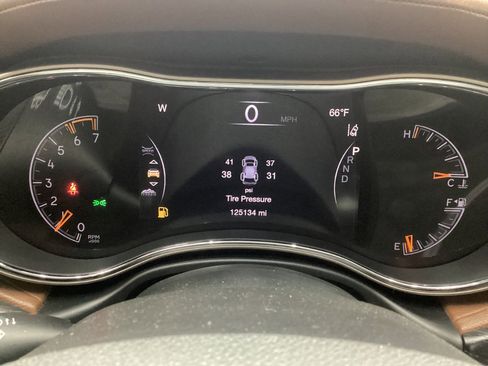 Used 2017 Jeep Grand Cherokee Summit image 33