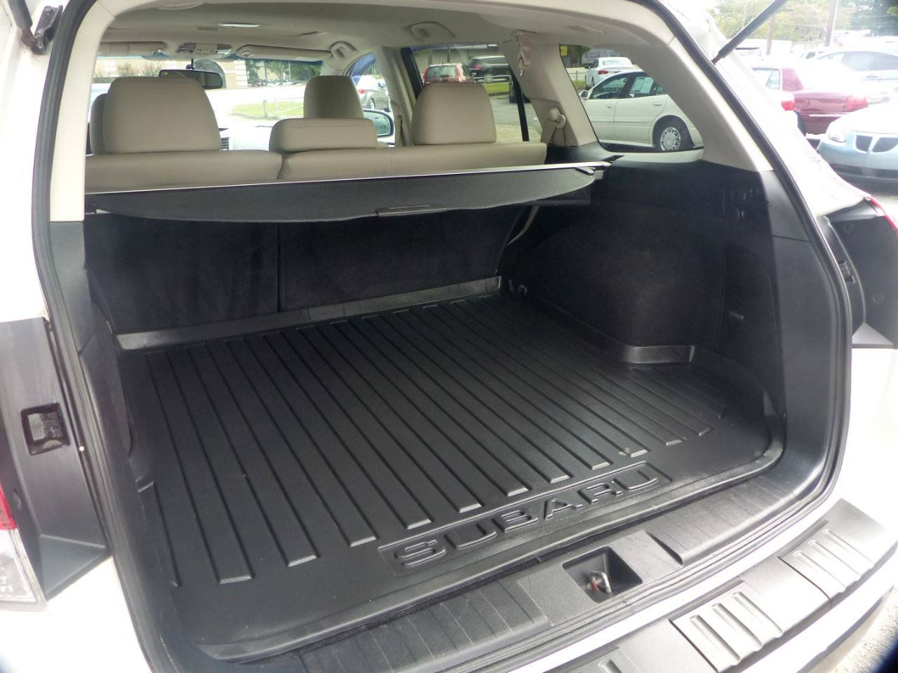 Used 2011 Subaru Outback 2.5i Limited AWD/4WD image 26