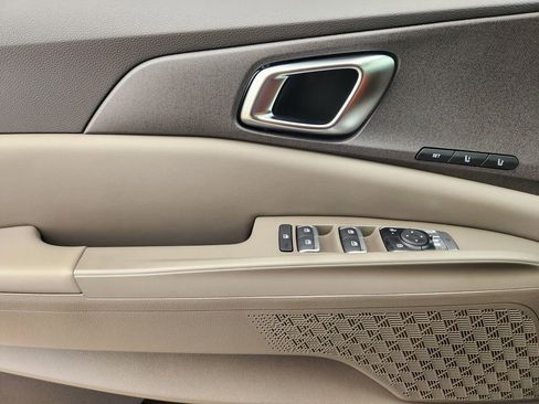 New 2026 Kia Carnival EX FWD image 18