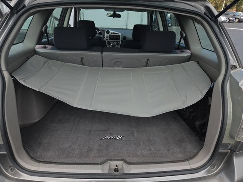 Used 2005 Toyota Matrix XR FWD image 12