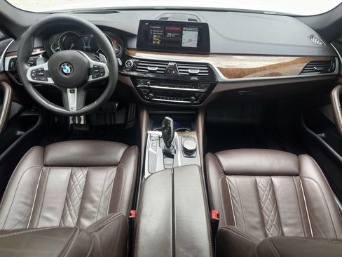 Used 2018 BMW M550i xDrive image 24