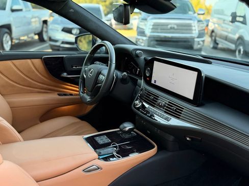 Used 2024 Lexus LS 500 w/ Interior Upgrade Package RWD image 35