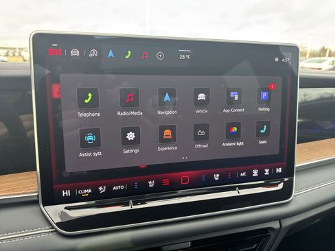 Certified 2025 Volkswagen Tiguan SEL R-Line image 14