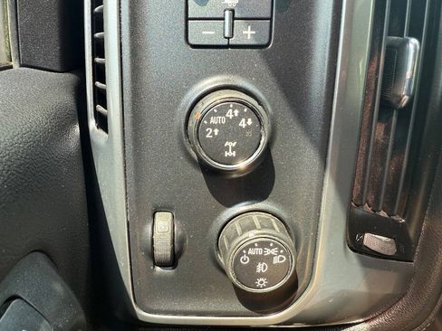 Used 2015 Chevrolet Silverado 1500 LTZ AWD/4WD image 19