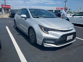 Used 2020 Toyota Corolla SE w/ SE Premium Package FWD video 1