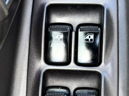 Used 2003 Hyundai Elantra GLS FWD image 13