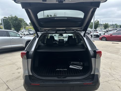 Used 2022 Toyota RAV4 XLE Premium AWD/4WD image 29