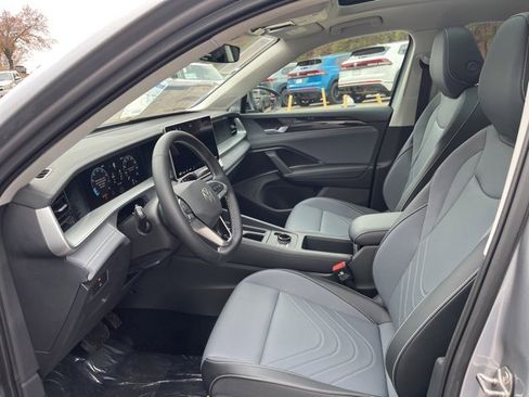 New 2026 Volkswagen Tiguan SE image 7