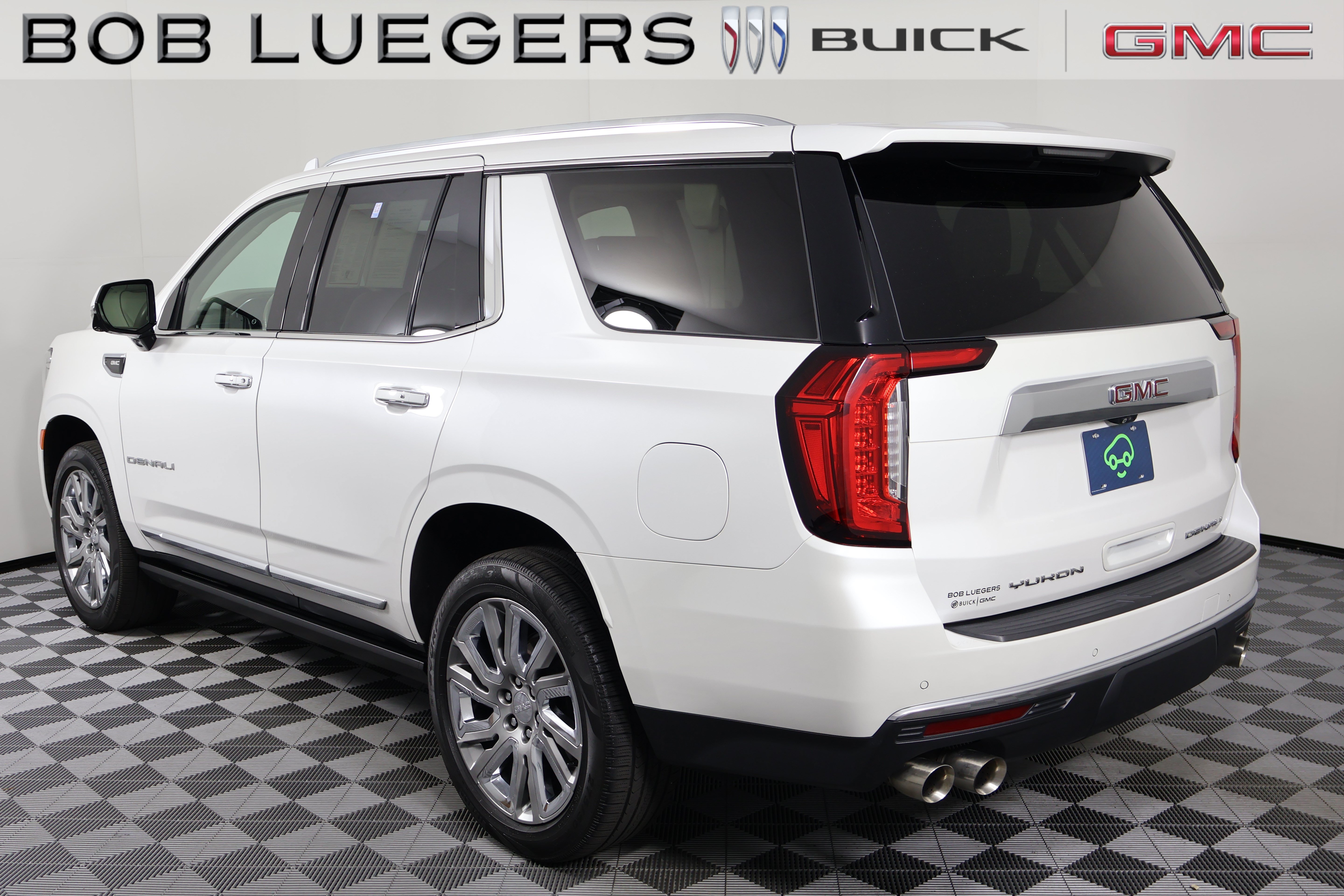 Certified 2021 GMC Yukon Denali w/ Denali Ultimate Package AWD/4WD image 4