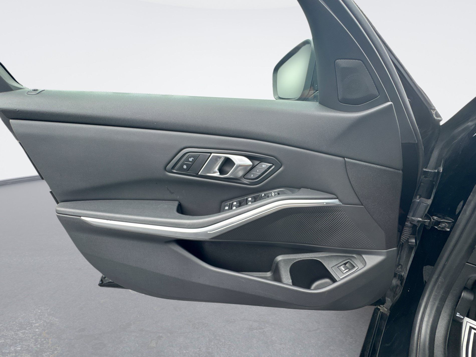 Used 2025 BMW 330i Sedan RWD image 30