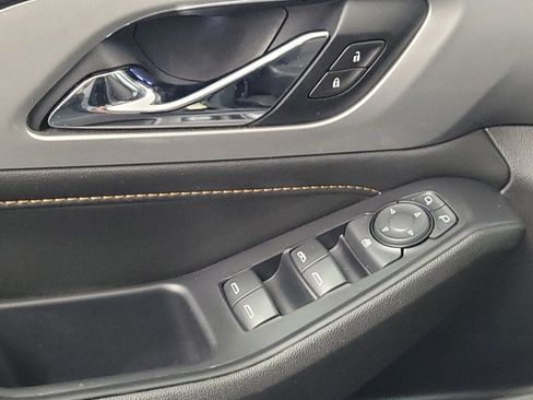 Used 2021 Chevrolet Traverse LT FWD image 27
