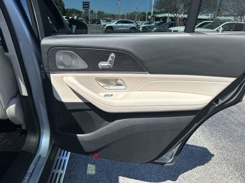 Used 2022 Mercedes-Benz GLS 450 4MATIC image 35