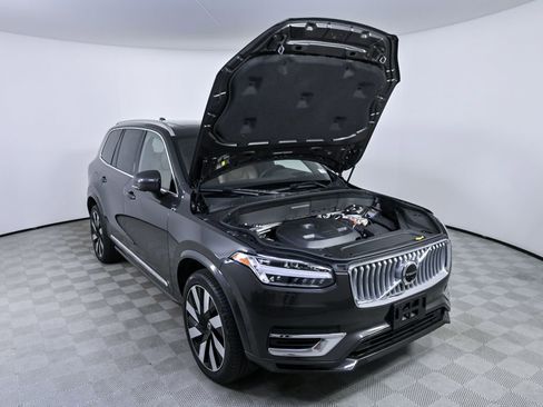 Certified 2024 Volvo XC90 T8 Ultimate AWD/4WD image 38