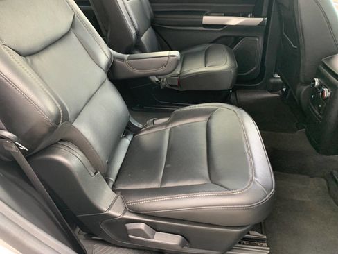 Used 2024 Ford Explorer Limited AWD/4WD image 14