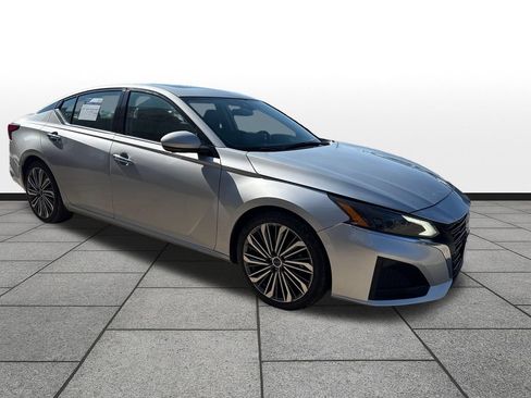 Used 2023 Nissan Altima 2.5 SL FWD image 7