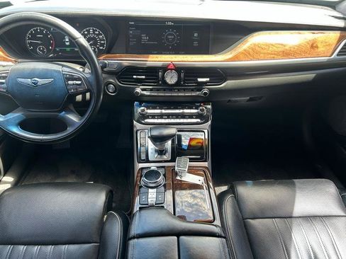 Used 2017 Genesis G90 3.3T Premium RWD image 11