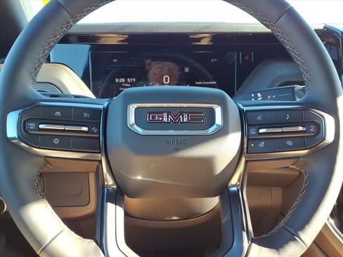 New 2025 GMC Yukon AT4 image 15