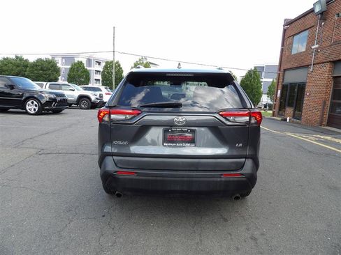 Used 2019 Toyota RAV4 LE image 7