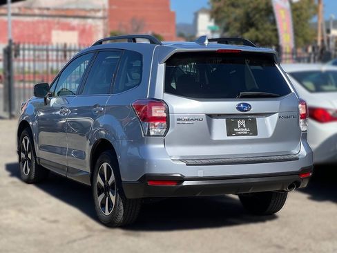 Used 2018 Subaru Forester 2.5i Limited AWD/4WD image 6