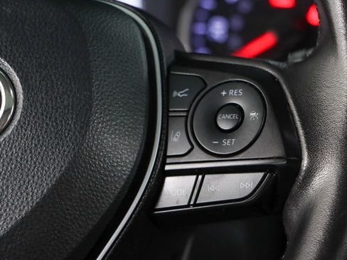 Used 2022 Toyota RAV4 XLE Premium FWD image 14