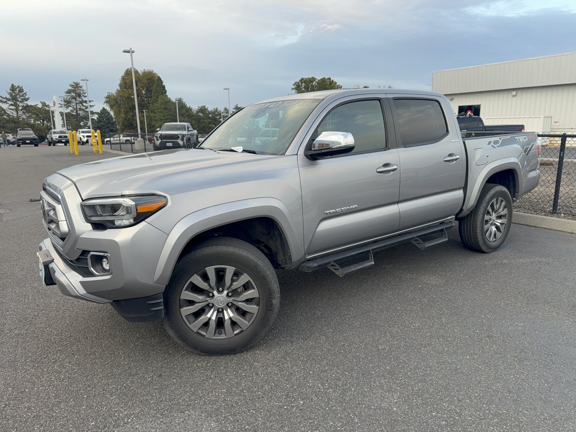 Used 2020 Toyota Tacoma Limited AWD/4WD image 34