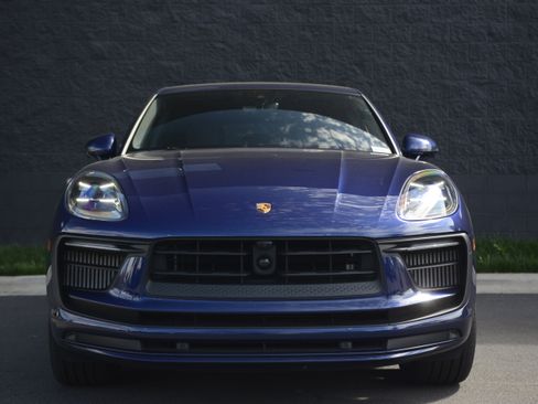 Certified 2025 Porsche Macan S image 10