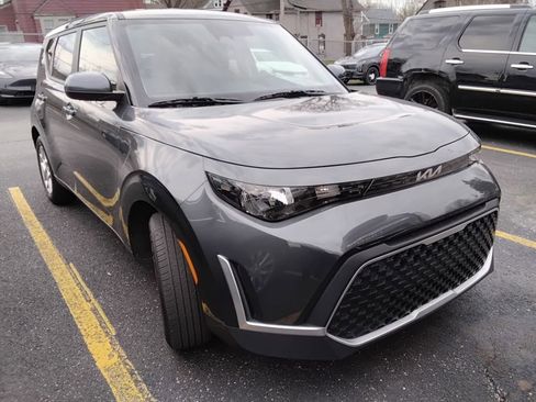 Used 2023 Kia Soul LX w/ LX Technology Package image 3