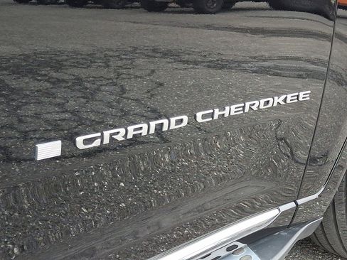 Used 2021 Jeep Grand Cherokee L Summit w/ Advanced Protech Group IV image 33