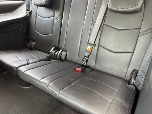 Used 2019 Cadillac Escalade Premium Luxury RWD image 18