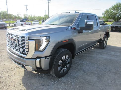 New 2026 GMC Sierra 3500 Denali w/ Denali Reserve Package AWD/4WD image 11