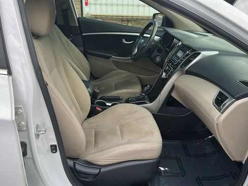 Used 2014 Hyundai Elantra GT FWD image 17