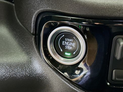 Used 2025 GMC Sierra 1500 Elevation image 21