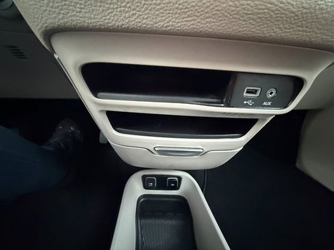 Used 2020 Chrysler Pacifica Limited image 26